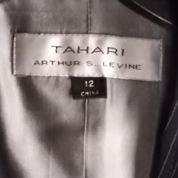 Tahari sz 12 stripe military blazer. - Picture 6 of 8